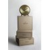 Часы Nomon Atomo Gold (корпус - орех/основание - латунь/стрелки - орех). D=10см, H=10,5см Часы Nomon Atomo Gold (корпус - орех/основание - латунь/стрелки - орех). D=10см, H=10,5см